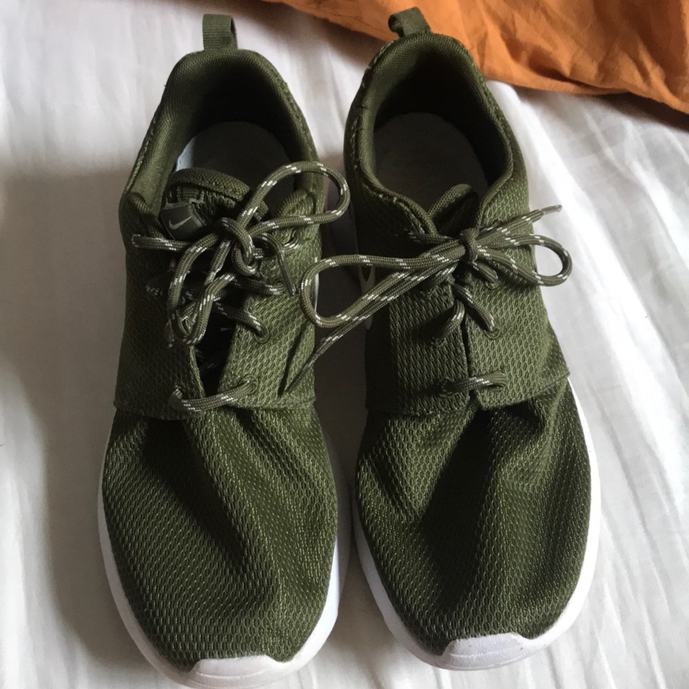 Worn Twice - image 3